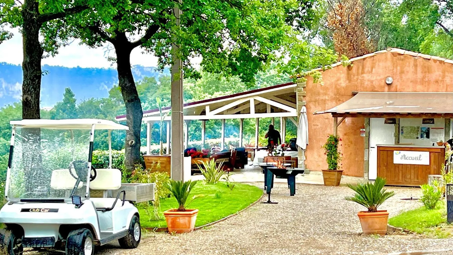 Les Bastides De Chanteraine Bungalows, Lodges & Spa Aiguines Campsite