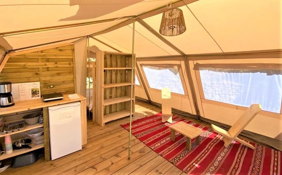 Kemping Les Bastides De Chanteraine Bungalows, Lodges & Spa Aiguines Francja