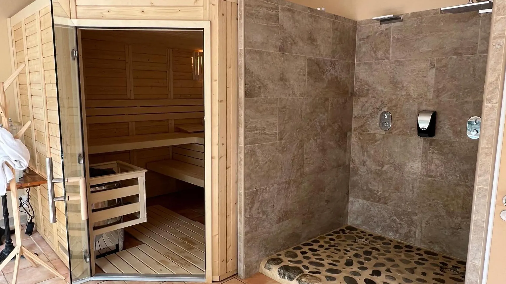 Les Bastides De Chanteraine Bungalows, Lodges & Spa Aiguines