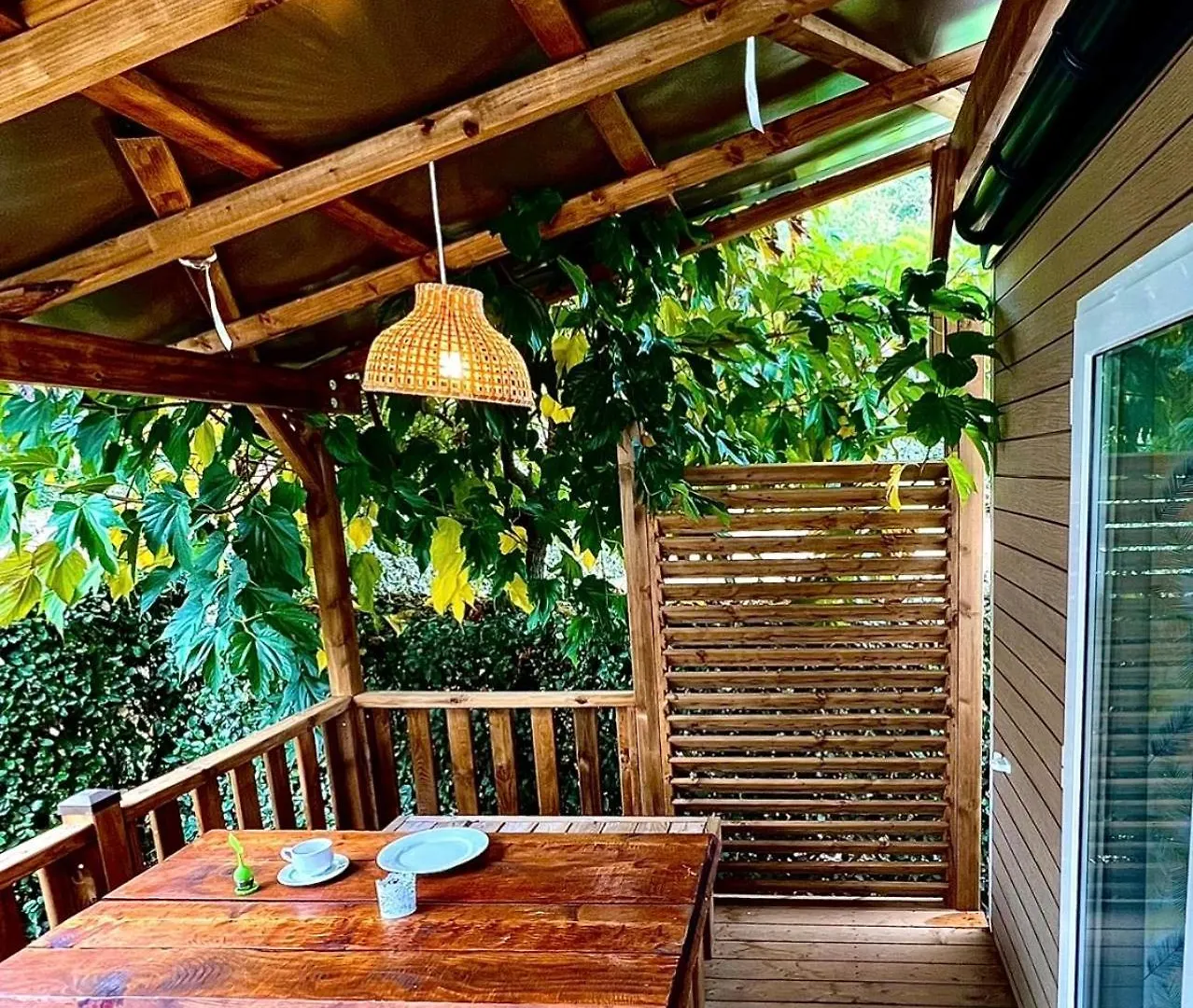 Camping Les Bastides De Chanteraine Bungalows, Lodges & Spa Aiguines