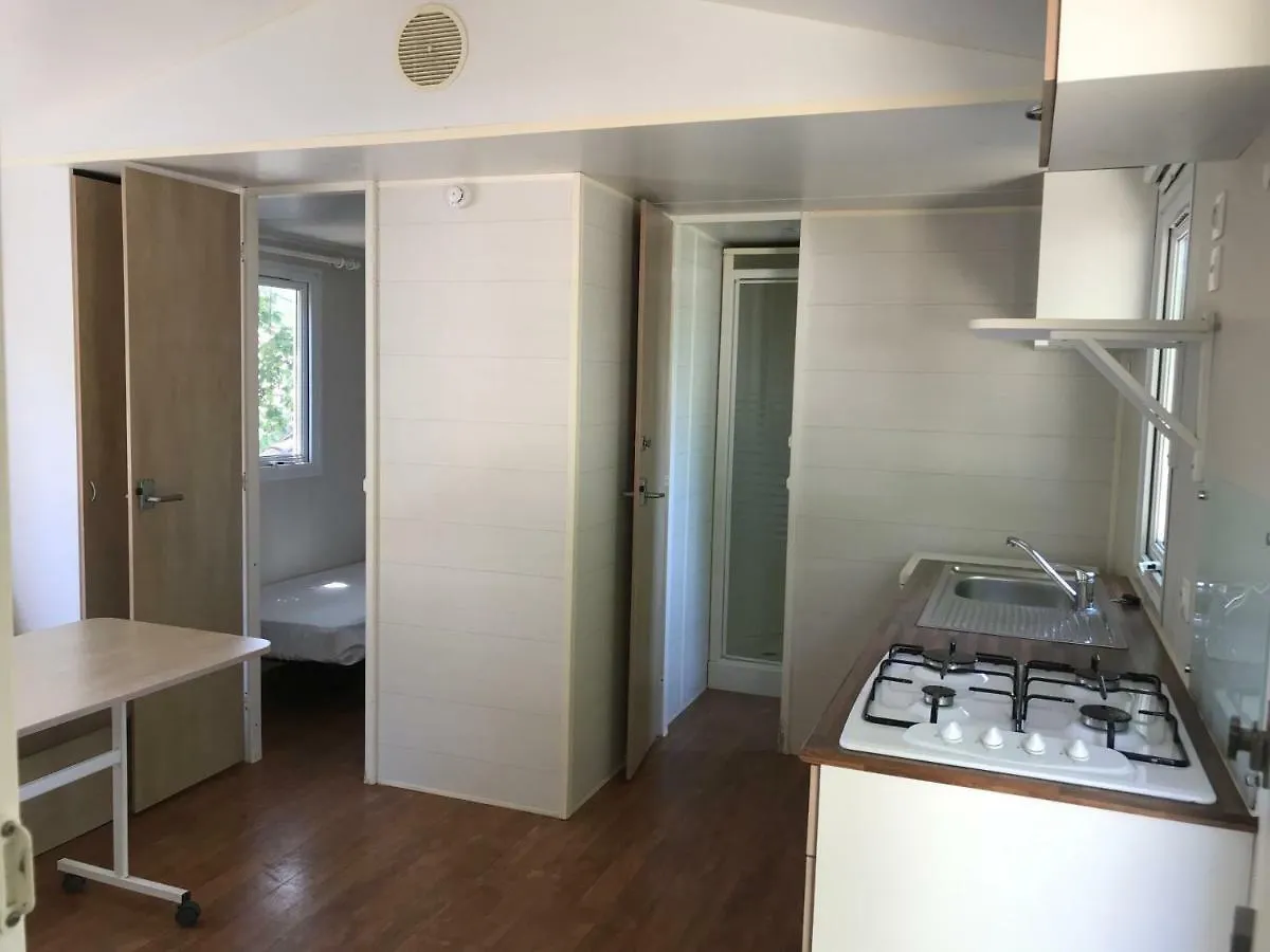 Les Bastides De Chanteraine Bungalows, Lodges & Spa Aiguines Camping